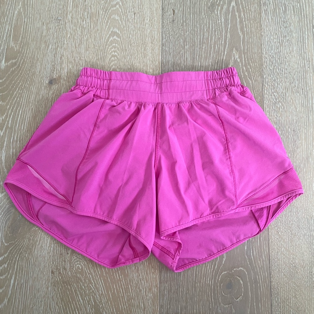 Lululemon Hotty Hot Low-Rise Lined Short 4"